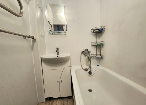Продам трехкомнатную (3-комн.) квартиру, Волкова ул, 11, Новомичуринск г