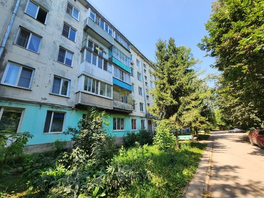 Продам трехкомнатную (3-комн.) квартиру, Волкова ул, 11, Новомичуринск г