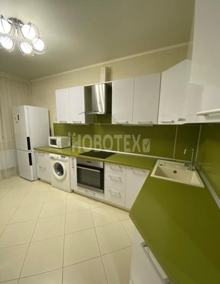 Продам однокомнатную (1-комн.) квартиру, им. Комарова В.М. ул, 30, Российский п