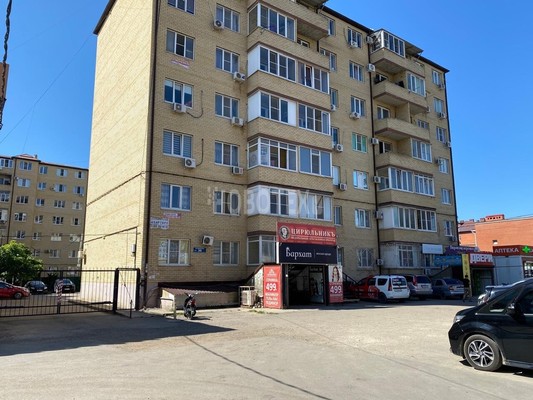Продам однокомнатную (1-комн.) квартиру, им. Комарова В.М. ул, 30, Российский п
