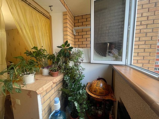 Продам однокомнатную (1-комн.) квартиру, Спортивная (Западный мкр.) ул, 2, Октябрьский рп