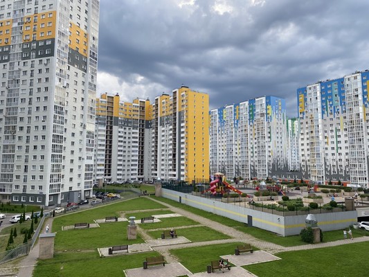 Продам однокомнатную (1-комн.) квартиру, Парковый б-р, 5, Голубое д