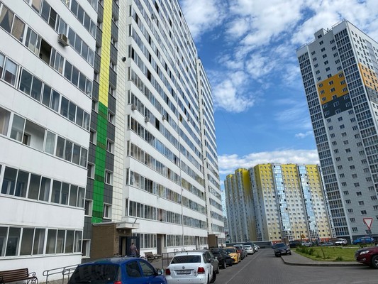 Продам однокомнатную (1-комн.) квартиру, Парковый б-р, 5, Голубое д