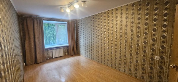 Продам трехкомнатную (3-комн.) квартиру, Ленинский пр-кт, 138/5, Санкт-Петербург г
