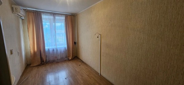 Продам трехкомнатную (3-комн.) квартиру, Ленинский пр-кт, 138/5, Санкт-Петербург г