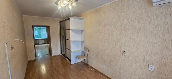 Продам трехкомнатную (3-комн.) квартиру, Ленинский пр-кт, 138/5, Санкт-Петербург г