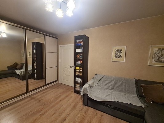 Продам двухкомнатную (2-комн.) квартиру, Парфёновская ул, 9к1, Санкт-Петербург г