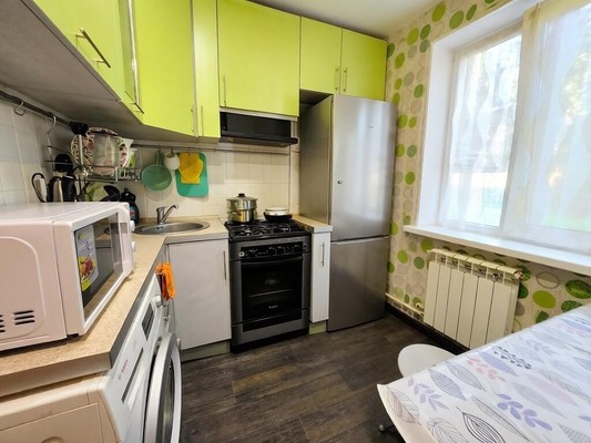 Продам двухкомнатную (2-комн.) квартиру, Андропова ул, 37, Ступино г