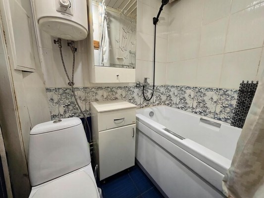 Продам двухкомнатную (2-комн.) квартиру, Андропова ул, 37, Ступино г