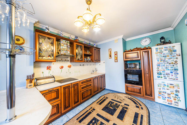 Продам трехкомнатную (3-комн.) квартиру, Комсомольский пр-кт, 19к1, Люберцы г