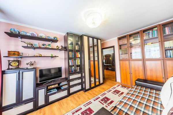 Продам трехкомнатную (3-комн.) квартиру, Комсомольский пр-кт, 19к1, Люберцы г