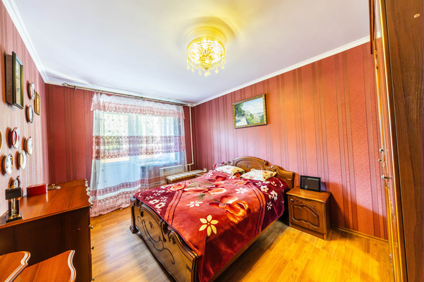 Продам трехкомнатную (3-комн.) квартиру, Комсомольский пр-кт, 19к1, Люберцы г