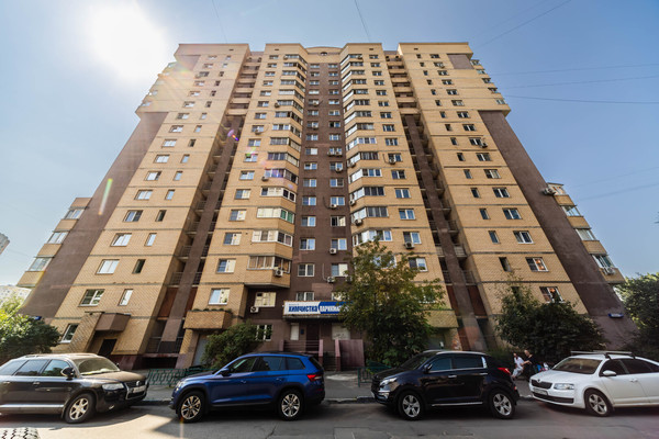 Продам трехкомнатную (3-комн.) квартиру, Комсомольский пр-кт, 19к1, Люберцы г