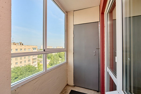 Продам двухкомнатную (2-комн.) квартиру, Стахановская ул, 1а, Пермь г