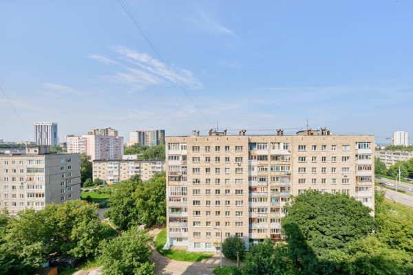 Продам двухкомнатную (2-комн.) квартиру, Стахановская ул, 1а, Пермь г