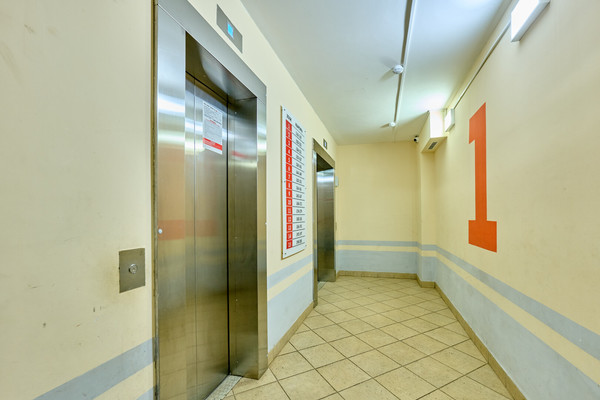 Продам двухкомнатную (2-комн.) квартиру, Стахановская ул, 1а, Пермь г
