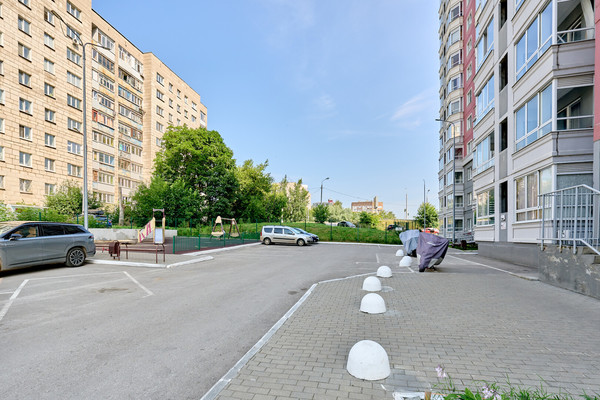 Продам двухкомнатную (2-комн.) квартиру, Стахановская ул, 1а, Пермь г