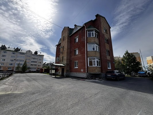 Продам многокомнатную квартиру, Сирина ул, 68, Ханты-Мансийск г