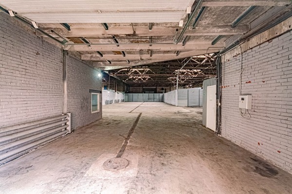 Сдам склад 1 500 м2, Екатерининский пр-кт, 3б, Санкт-Петербург г