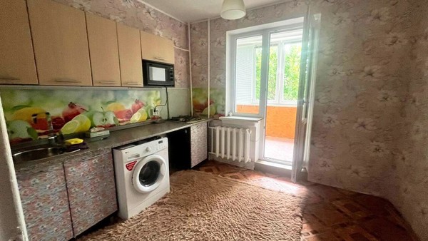 Продам однокомнатную (1-комн.) квартиру, Балаклавская ул, 107, Симферополь г