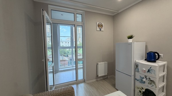 Продам однокомнатную (1-комн.) квартиру, Железнодорожная ул, 23к1, Краснодар г
