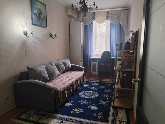 Продам двухкомнатную (2-комн.) квартиру, Шаумяна ул, 63, Ростов-на-Дону г