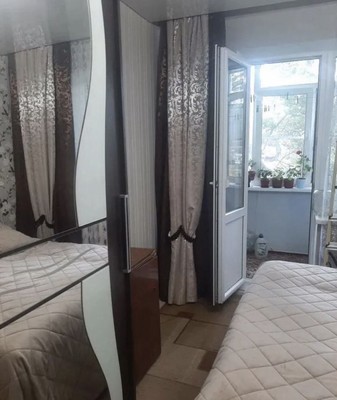 Продам двухкомнатную (2-комн.) квартиру, 1 мкр, 31, Красноперекопск г