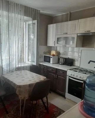 Продам двухкомнатную (2-комн.) квартиру, 1 мкр, 31, Красноперекопск г
