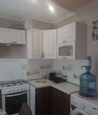 Продам двухкомнатную (2-комн.) квартиру, 1 мкр, 31, Красноперекопск г