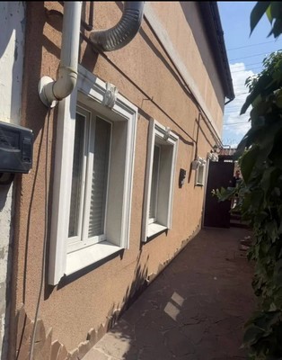 Продам двухкомнатную (2-комн.) квартиру, Курцовская ул, 17, Симферополь г
