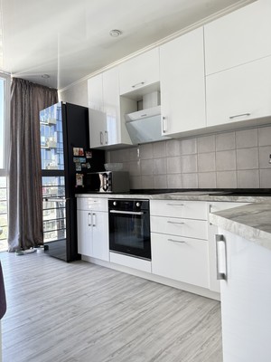 Продам двухкомнатную (2-комн.) квартиру, Никанорова ул, 4, Симферополь г