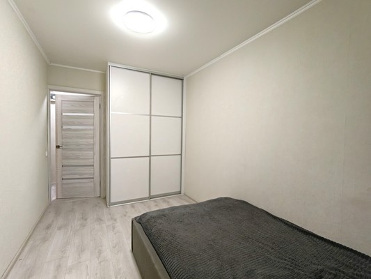 Продам двухкомнатную (2-комн.) квартиру, Максимова ул, 45а, Казань г