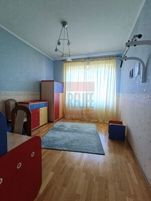 Продам многокомнатную квартиру, Лесопарковая ул, 11, Калининград г