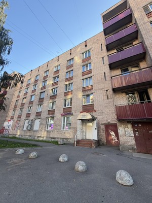 Сдам комнату в 5-комн. квартире, Загородная ул, 48к2, Колпино г