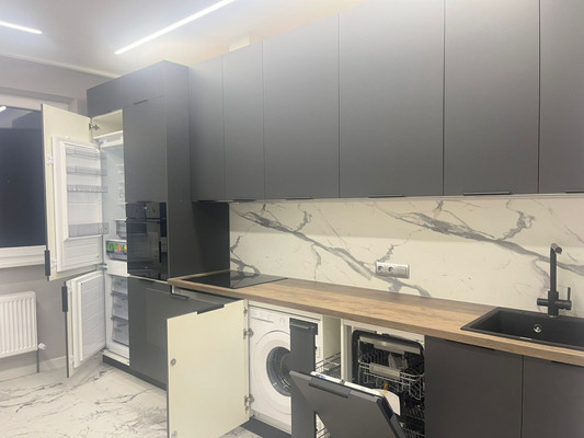 Продам трехкомнатную (3-комн.) квартиру, Котанова ул, 2к1, Новороссийск г