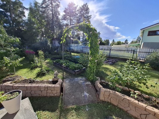 Продам трехкомнатную (3-комн.) квартиру, Лесная ул, 3, Костомукша г