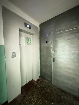 Продам однокомнатную (1-комн.) квартиру, Латышских Стрелков ул, 33, Казань г
