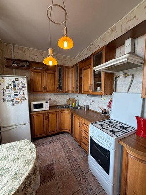 Продам трехкомнатную (3-комн.) квартиру, Кремлевская ул, 2а, Казань г