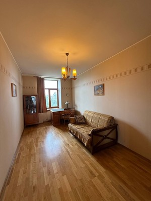 Продам трехкомнатную (3-комн.) квартиру, Кремлевская ул, 2а, Казань г