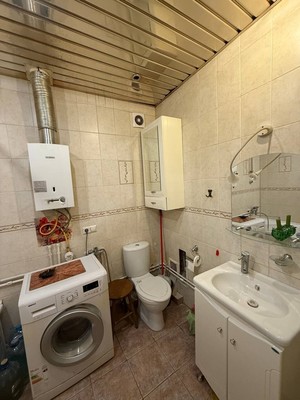 Продам трехкомнатную (3-комн.) квартиру, Кремлевская ул, 2а, Казань г