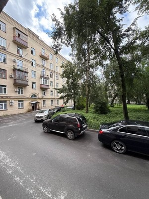 Продам трехкомнатную (3-комн.) квартиру, Кремлевская ул, 2а, Казань г