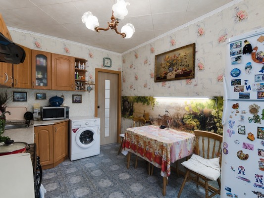 Продам трехкомнатную (3-комн.) квартиру, Солнечная ул, 3, Верея г