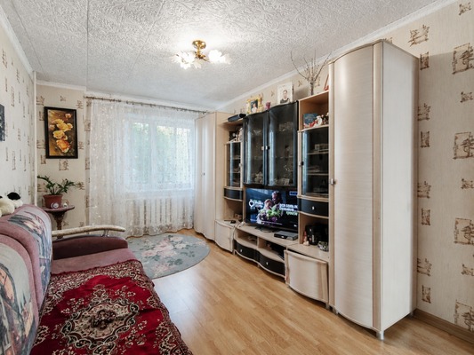 Продам трехкомнатную (3-комн.) квартиру, Солнечная ул, 3, Верея г