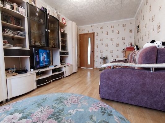 Продам трехкомнатную (3-комн.) квартиру, Солнечная ул, 3, Верея г
