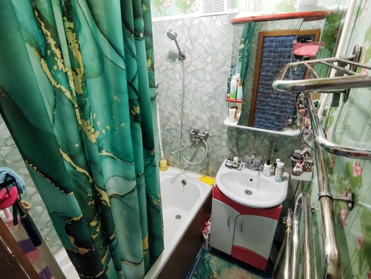 Продам трехкомнатную (3-комн.) квартиру, Солнечная ул, 3, Верея г