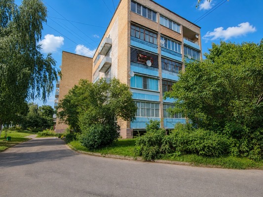 Продам трехкомнатную (3-комн.) квартиру, Солнечная ул, 3, Верея г