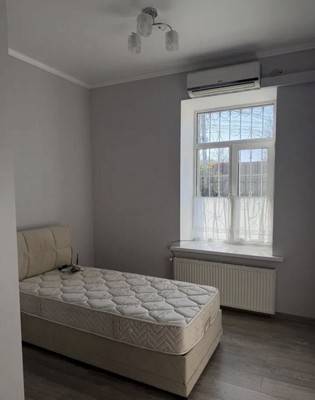 Продам однокомнатную (1-комн.) квартиру, 8 Марта ул, 4, Симферополь г