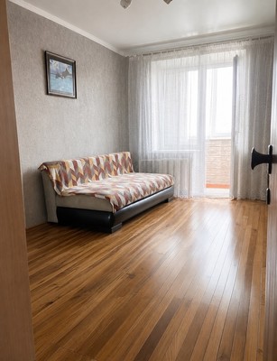 Продам трехкомнатную (3-комн.) квартиру, Штахановского ул, 20к1, Ростов-на-Дону г