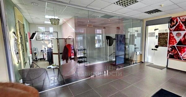 Продам коммерческое помещение 65,6 м2, Комсомольская ул, 11, Пионерский г