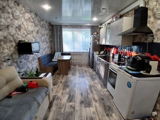 Продам трехкомнатную (3-комн.) квартиру, Ленина ул, 37, Дунай п